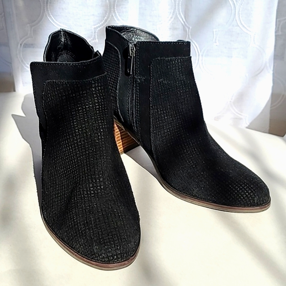 Lucky Brand Western Suede Ankle Booties Boots Black Cut Out Stacked Heel 8.5